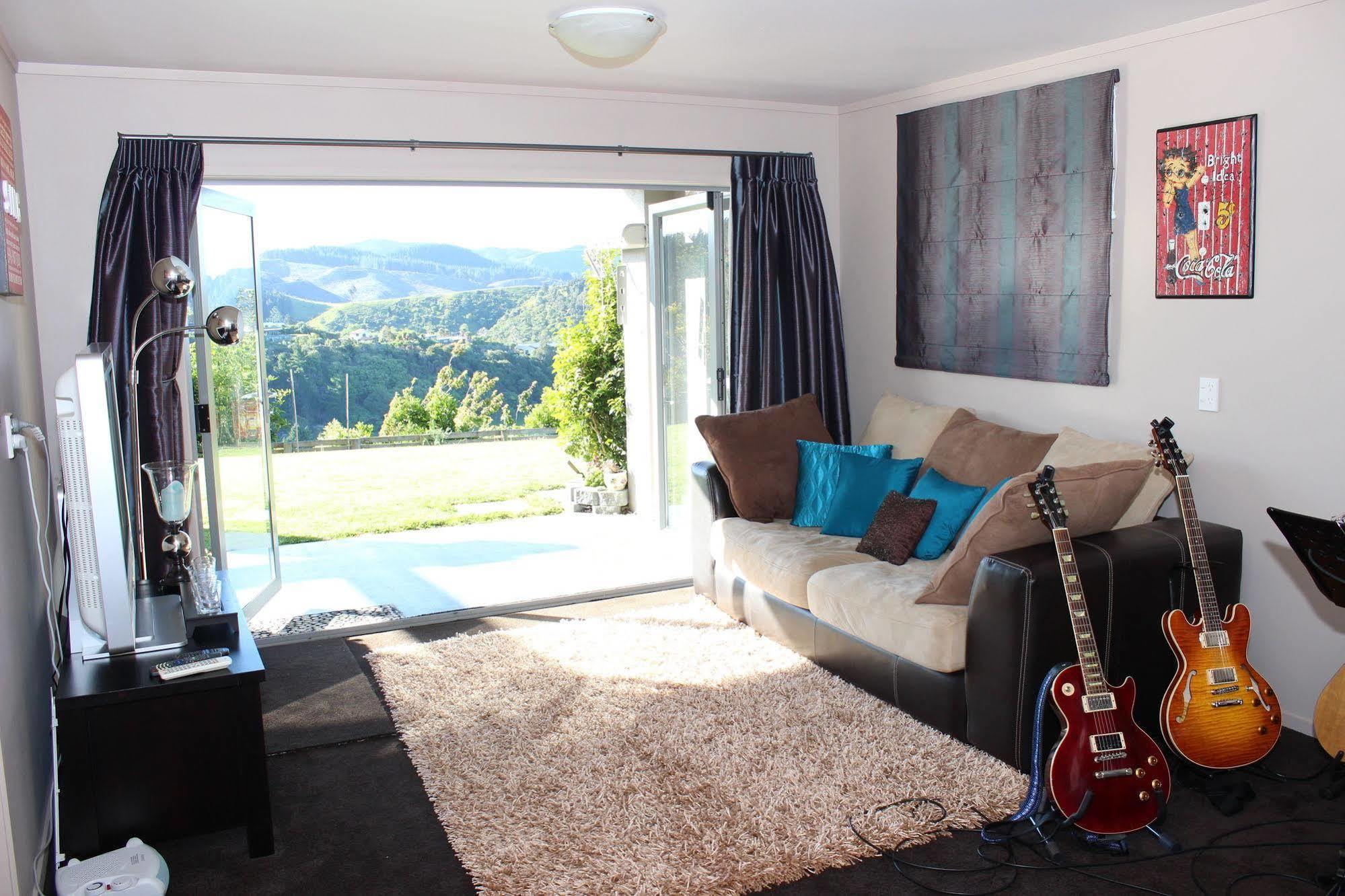 Stunning Views Bed, Breakfast & Health Retreat Bed & Breakfast Whangamata Bagian luar foto