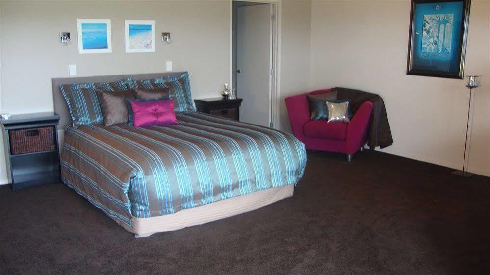 Stunning Views Bed, Breakfast & Health Retreat Bed & Breakfast Whangamata Bagian luar foto