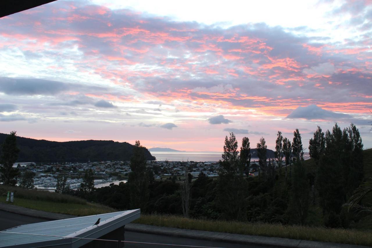 Stunning Views Bed, Breakfast & Health Retreat Bed & Breakfast Whangamata Bagian luar foto